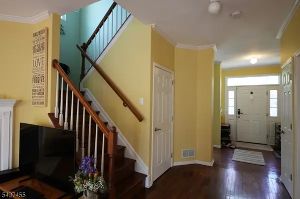 10 Queens Ln, Wayne Twp., NJ 07470