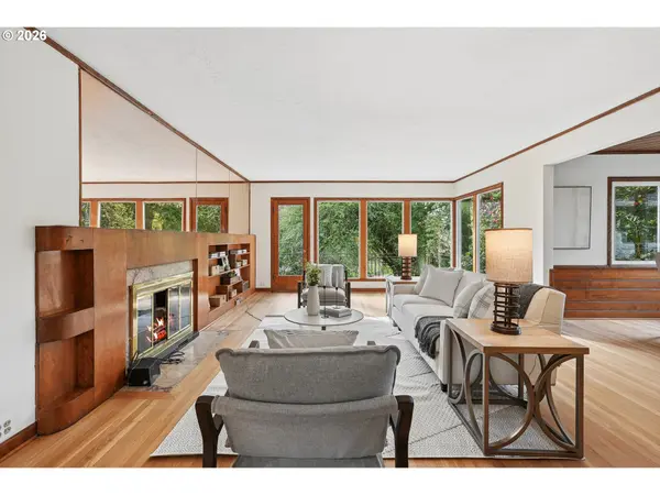 7250 SW CANYON RD, Portland, OR 97225