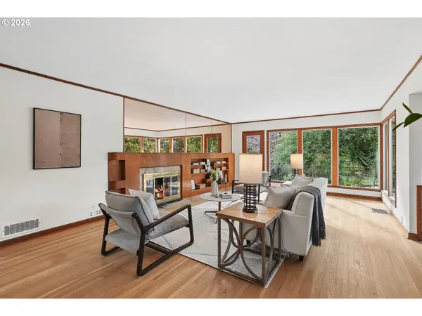 7250 SW CANYON RD, Portland, OR 97225