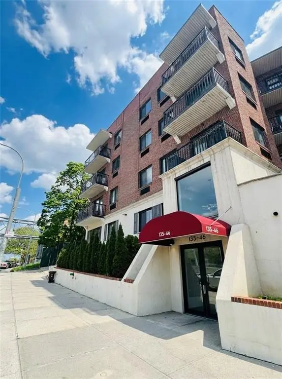 135-46 Grand Central Pkwy #2A, Briarwood, NY 11435