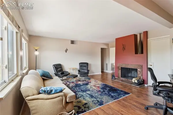 2927 Mesa RD #C, Colorado Springs, CO 80904