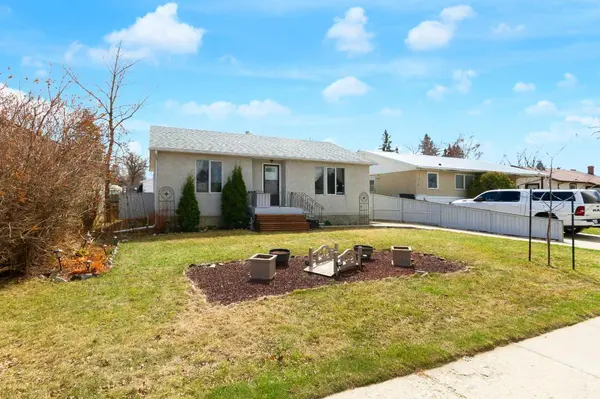 305 3 ST S, Vulcan, AB T0L 2B0