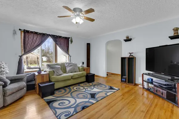 305 3 ST S, Vulcan, AB T0L 2B0