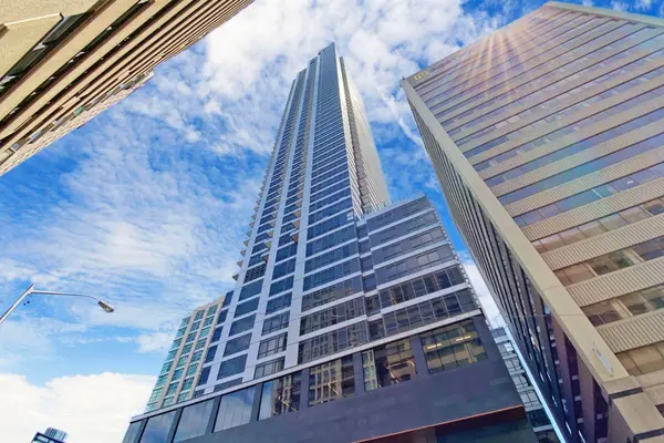 395 Bloor ST E #4710, Toronto C08, ON M4W 1H7