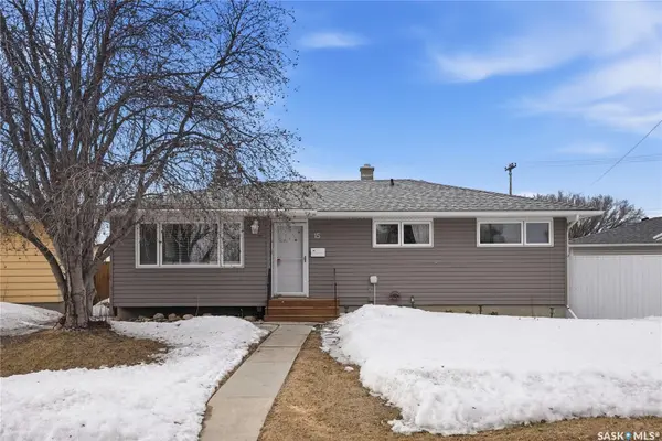 15 Stewart AVENUE, Saskatoon, SK S7L 3S5
