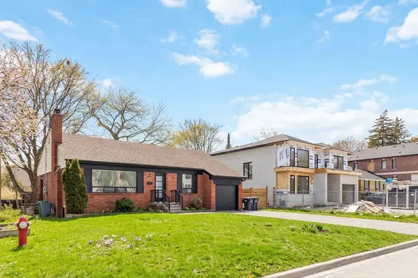 2046 Redan DR #Main, Mississauga, ON L4Y 1N8