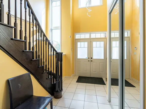 46 Old Cleeve CRES N #Upper, Brampton, ON L7A 0T5