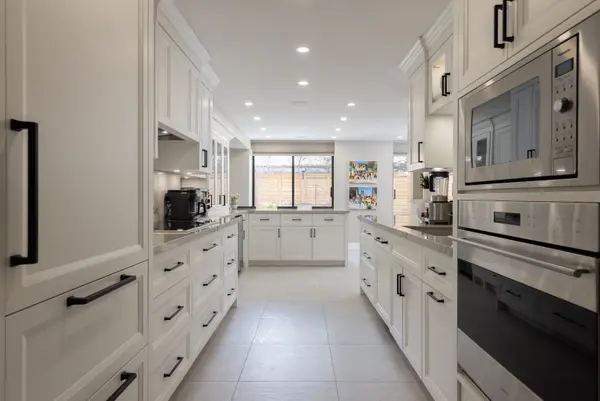 100 Lakeshore RD E #303, Oakville, ON L6J 6M9