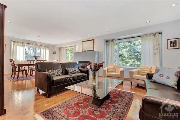 100 Delong DR, Beacon Hill North - South And Area, ON K1J 7E1