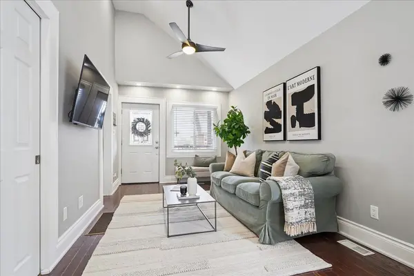 32 Allan AVE, Hamilton, ON L8H 2C9