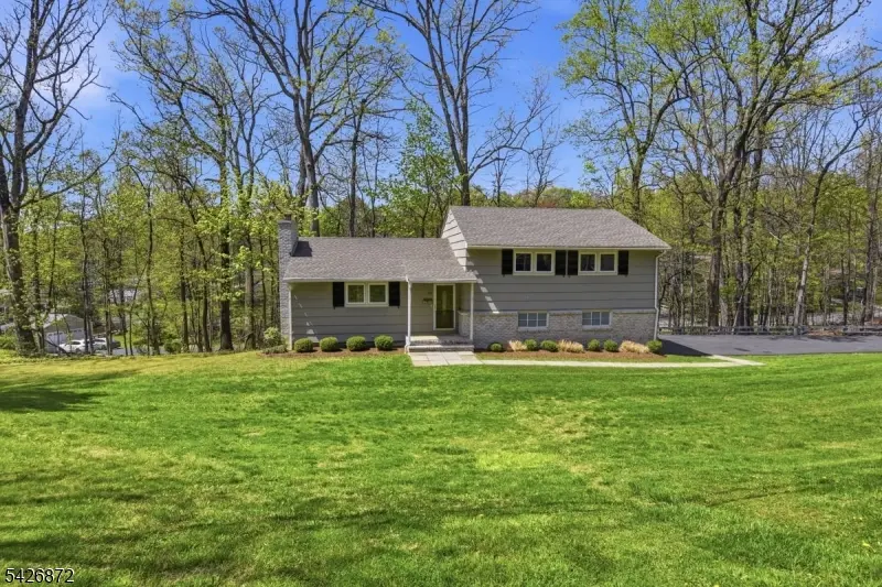 100 Old Fort Rd, Bernardsville Boro, NJ 07924