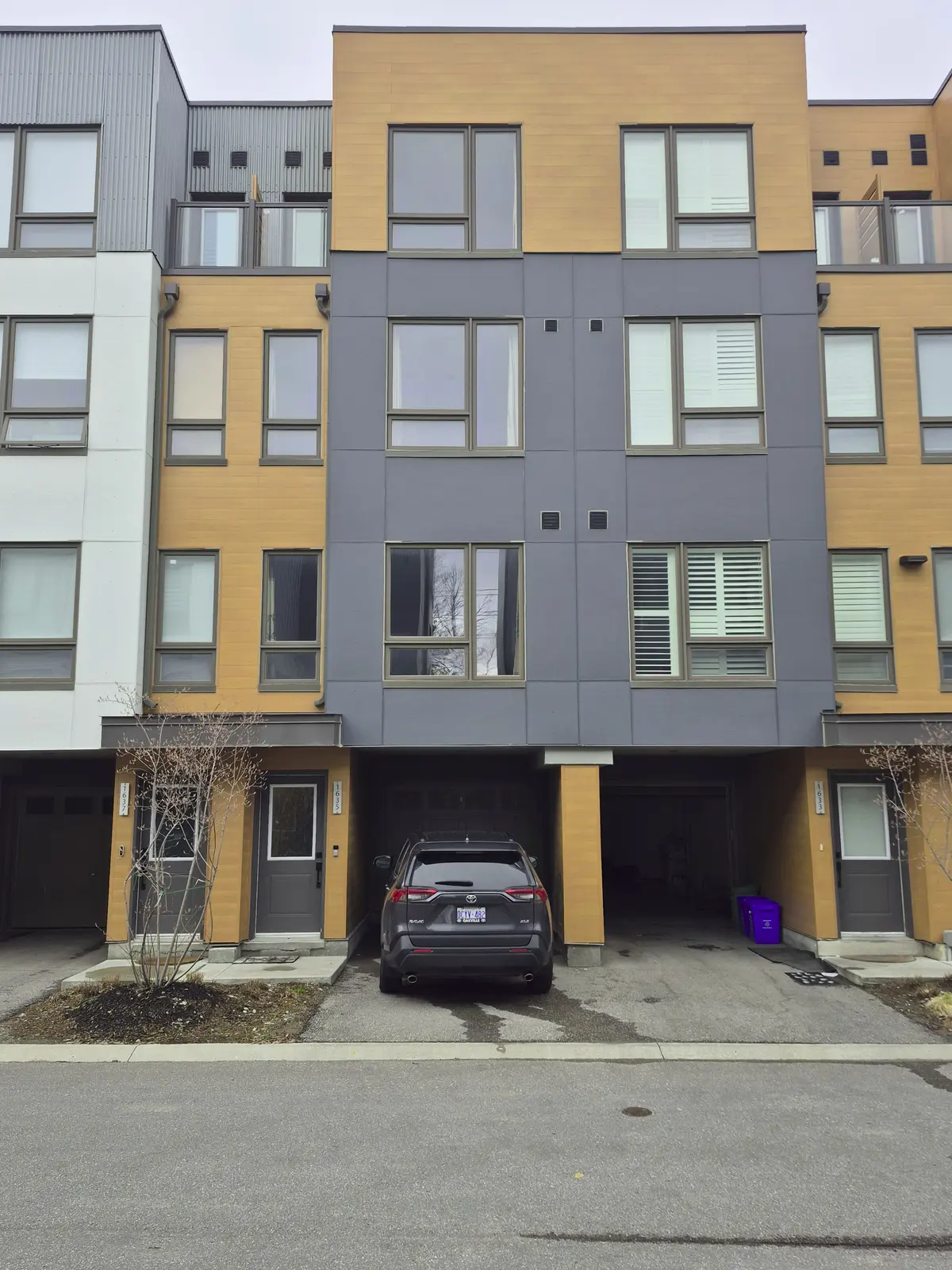 1635 Pleasure Valley PATH, Oshawa, ON L1G 0E3