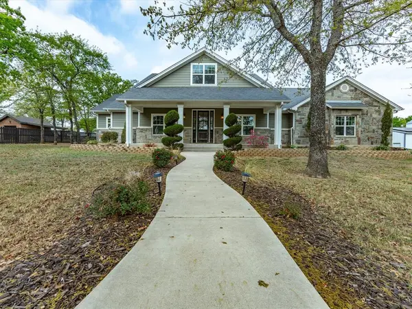 299 Briar Creek Lane, Bowie, TX 76230