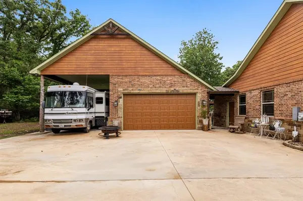 307 Beachside Drive, Trinidad, TX 75163