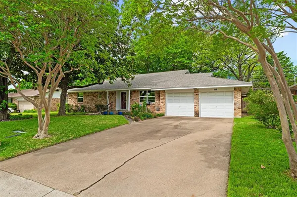 609 Dennis Drive, Desoto, TX 75115
