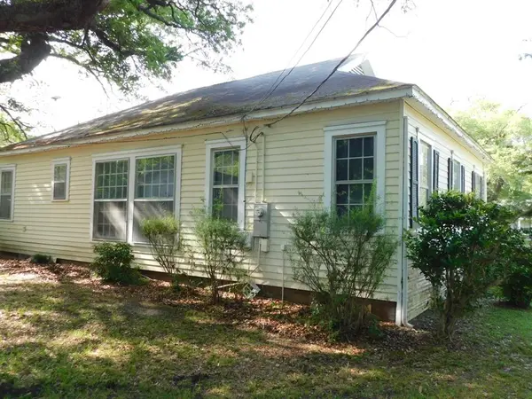 406 NW 3rd Street, Springhill, LA 71075