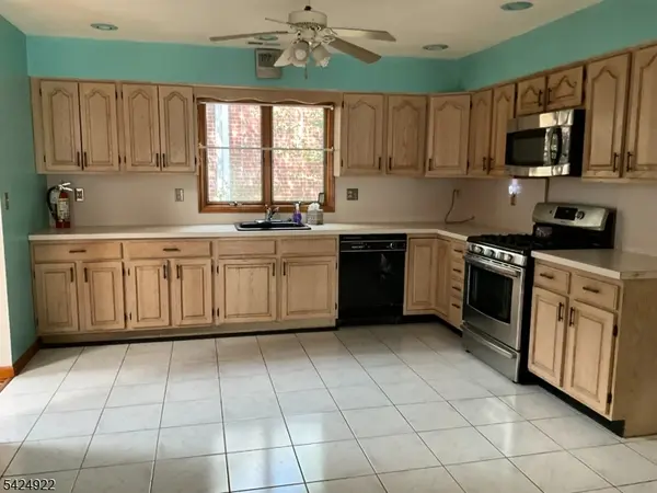 910 Orchard Ter, Linden City, NJ 07036