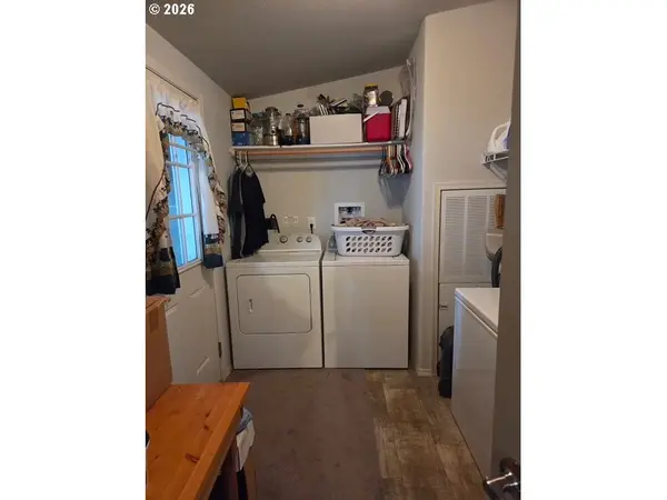 913 S EASY ST, Rockaway Beach, OR 97136