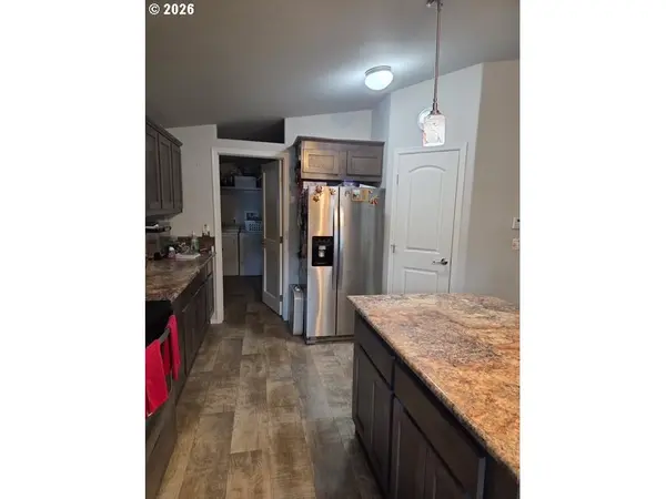 913 S EASY ST, Rockaway Beach, OR 97136