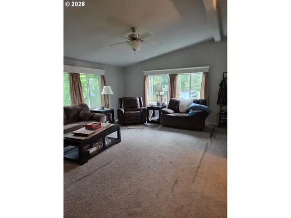 913 S EASY ST, Rockaway Beach, OR 97136