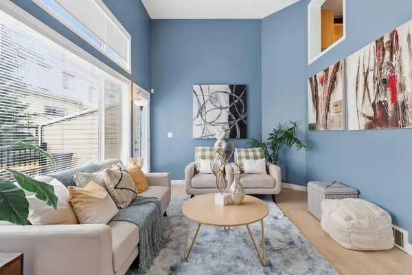 166 Everhollow HTS SW, Calgary, AB T2Y 5B3