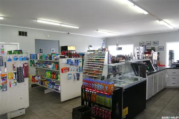 406-410 Railway AVENUE, Eston, SK S0L 1A0