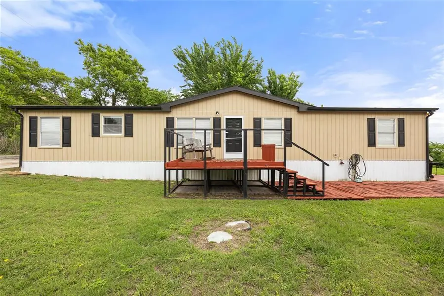 5821 Parkside Court, Granbury, TX 76048