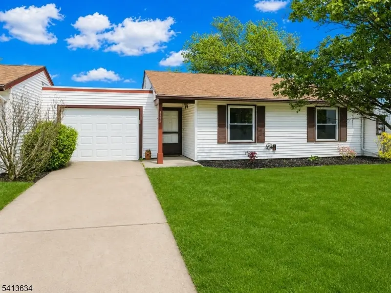 149B Maclura Plz, Monroe Twp., NJ 08831