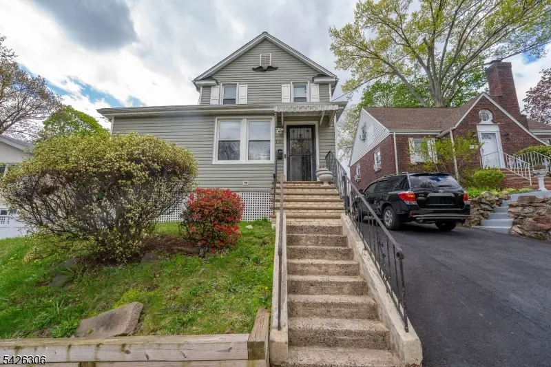 100 Washington Pl, Teaneck Twp., NJ 07666