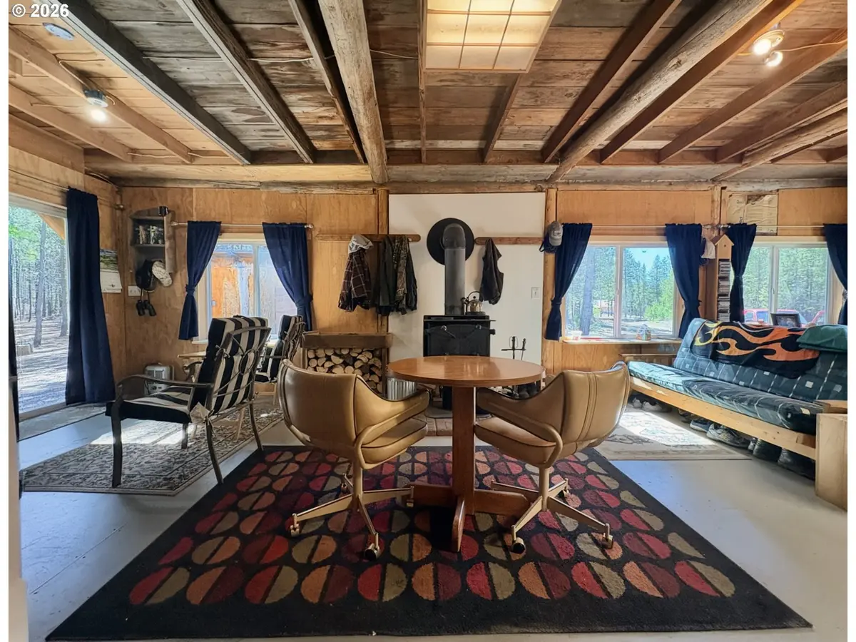 McNeale DR, Crescent Lake, OR 97733