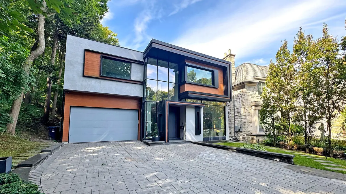 12 Winton RD, Toronto C12, ON M4N 3E3