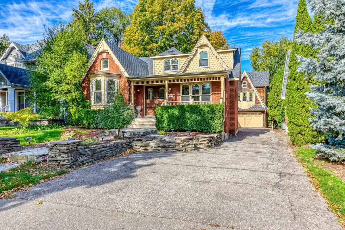 435 Maple AVE, Oakville, ON L6J 2J2