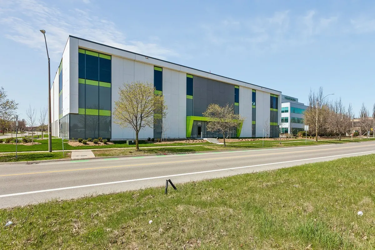 2360 Bristol CIR, Oakville, ON L6H 6M5