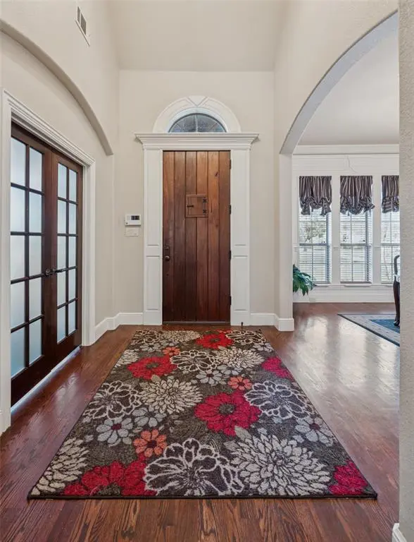 2221 Farrington Lane, Hurst, TX 76054