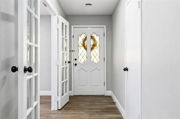 1708 Park Ridge Terrace, Arlington, TX 76012