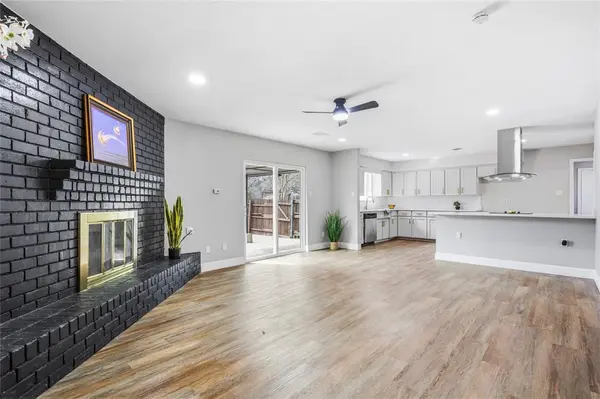 1708 Park Ridge Terrace, Arlington, TX 76012