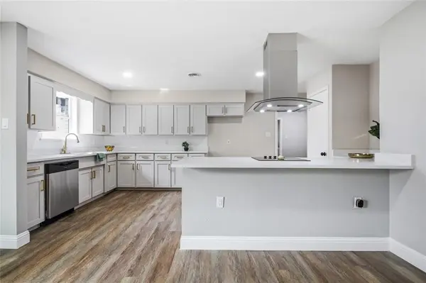 1708 Park Ridge Terrace, Arlington, TX 76012