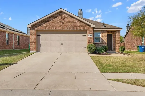 8741 Sierra Trail, Cross Roads, TX 76227