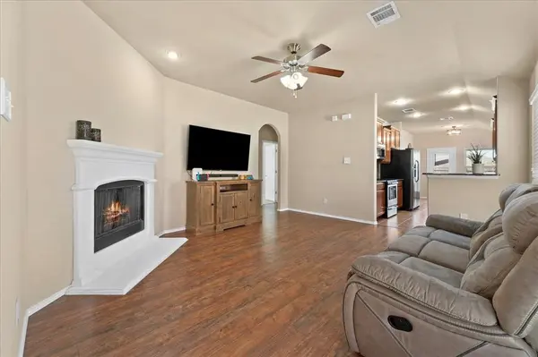 8741 Sierra Trail, Cross Roads, TX 76227