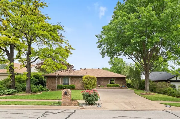 1409 Circle Lane, Bedford, TX 76022