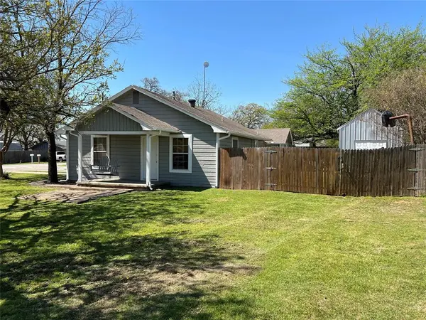 300 W 4th Street, Springtown, TX 76082