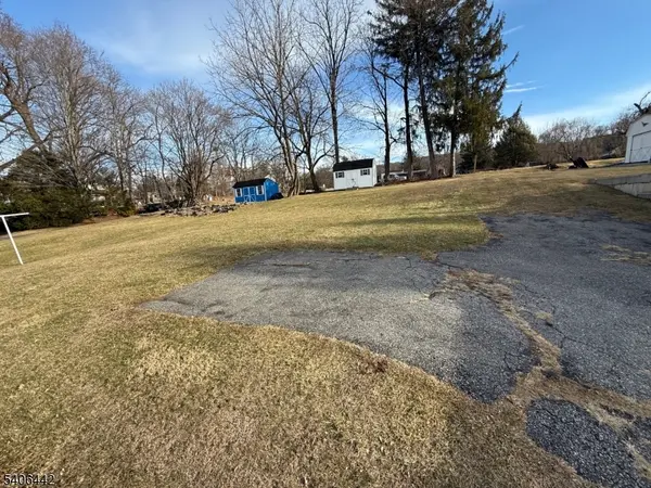 36 Willow Ave, Bloomsbury Boro, NJ 08804