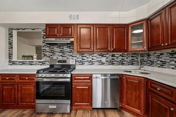 8401 Hana Rd, Edison Twp., NJ 08817