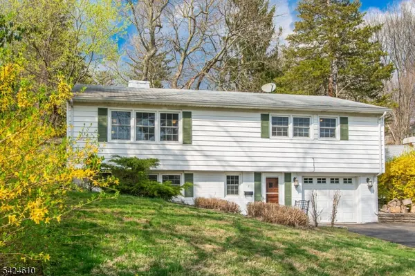 7 North Shore Trl, Sparta Twp., NJ 07871