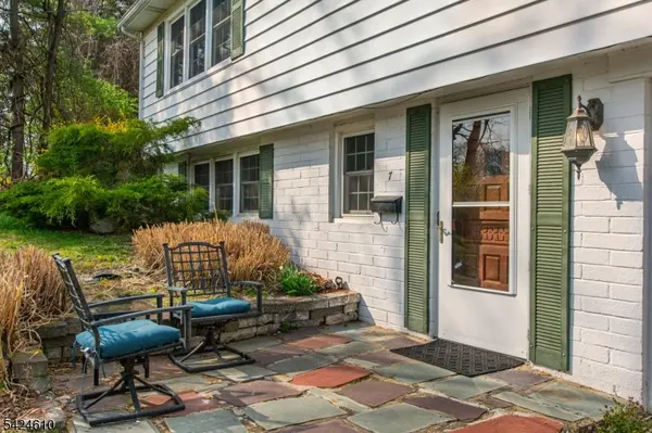 7 North Shore Trl, Sparta Twp., NJ 07871