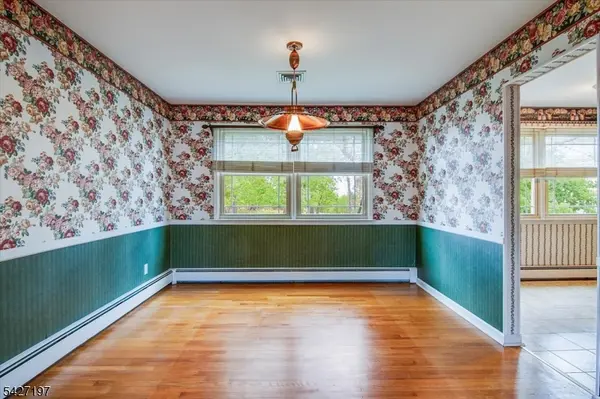 8 Wedgewood Dr, Wayne Twp., NJ 07470