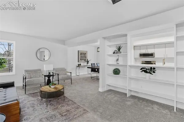 6060 Mach-1 DR, Colorado Springs, CO 80918