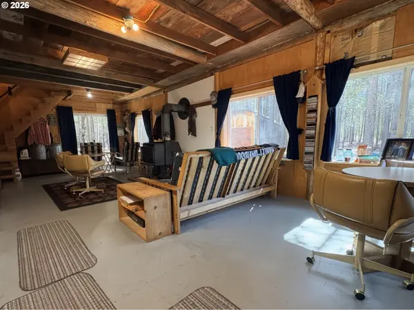 McNeale DR, Crescent Lake, OR 97733