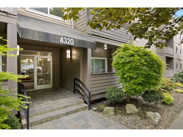 4320 S CORBETT AVE #211, Portland, OR 97239