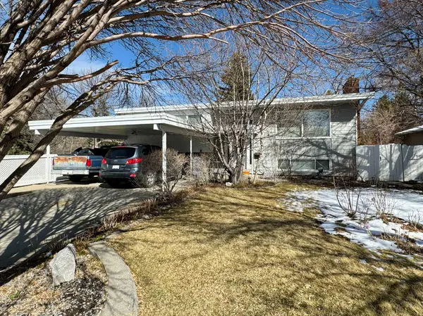 2409 20 ST N, Lethbridge, AB T1H 4T9